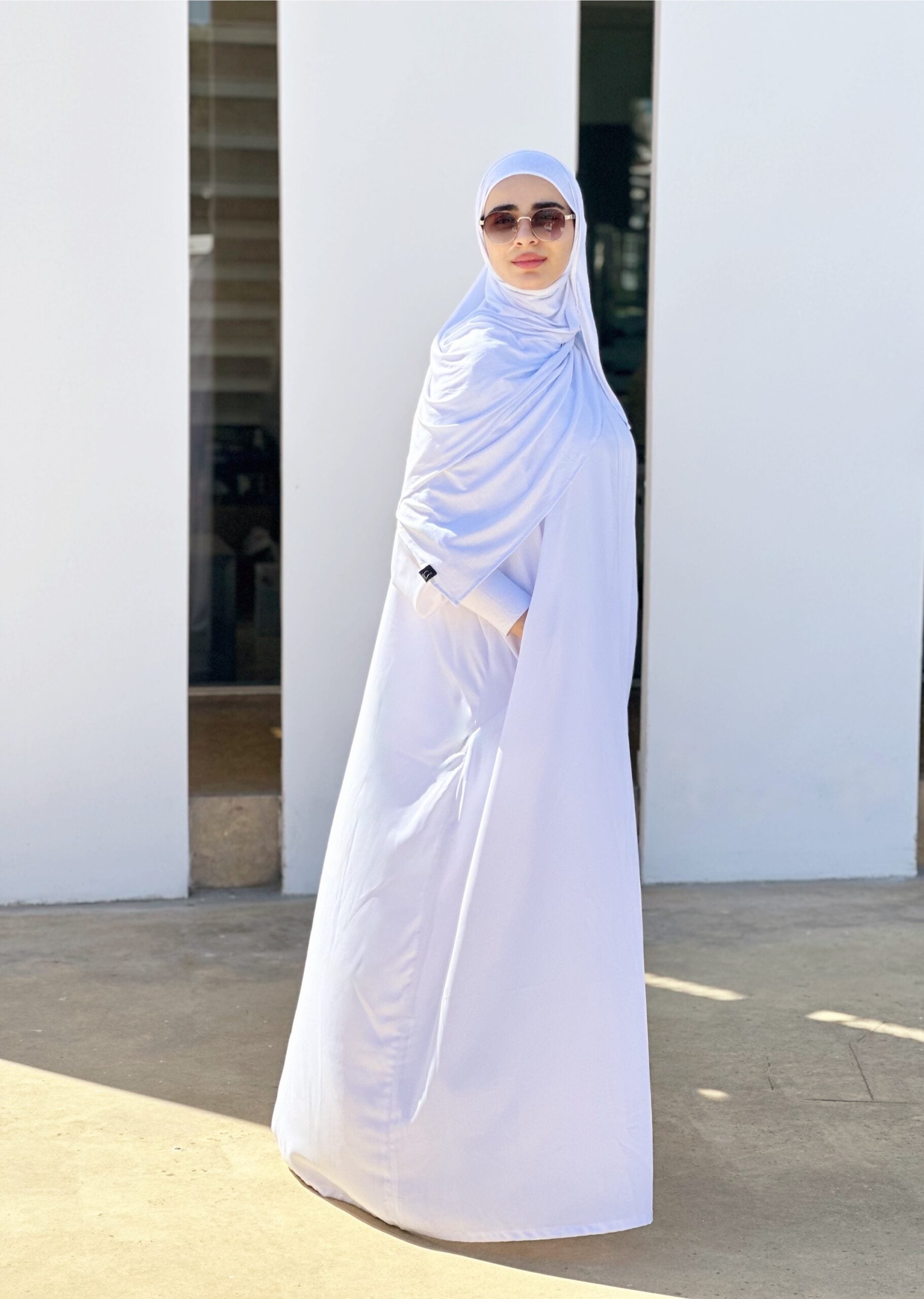 Hayaa Abaya &amp; hijab (WHITE) - 56" (143 cm) image